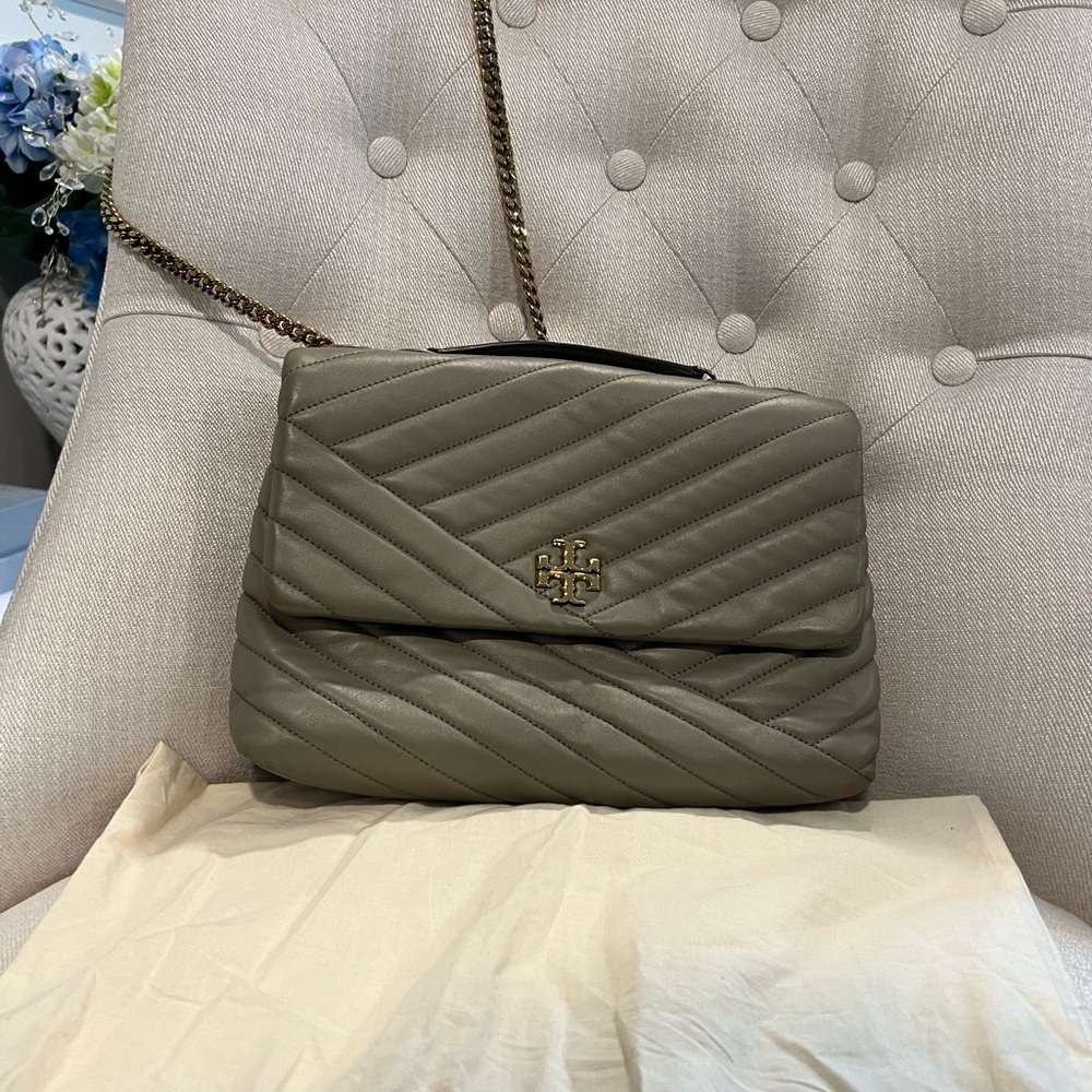 Tory Burch Kira Chevron convertible shoulder bag in Grey.